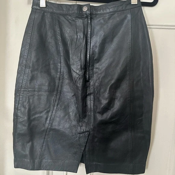 Vintage 90s Express Black Leather Skirt vintage size 7/8 (modern size 2) - Picture 2 of 5